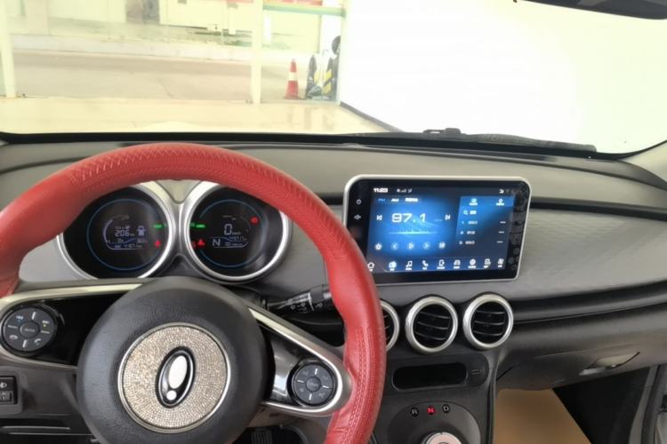 Used ORA Black Cat 2022 Updated Version 301 km Cute Pet Edition Lithium Iron Phosphate Center Console