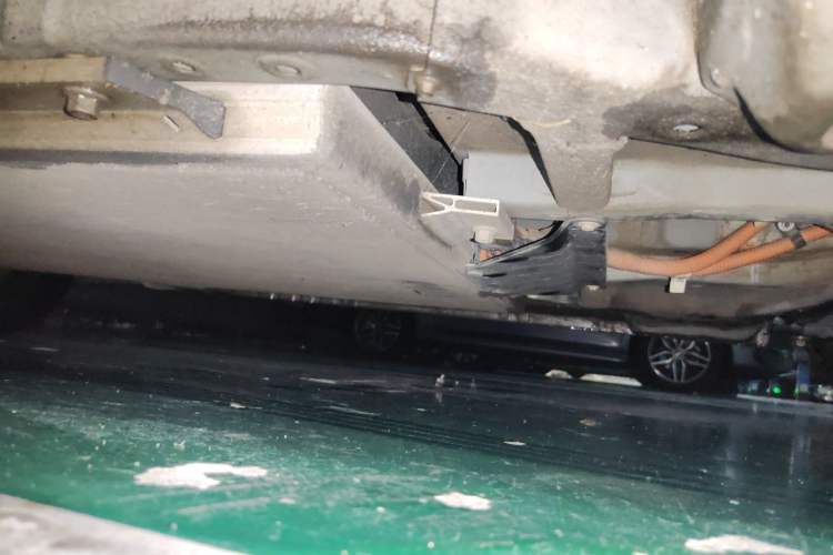 Used ORA Black Cat 2022 Updated Version 301 km Cute Pet Edition Lithium Iron Phosphate Chassis Front Right