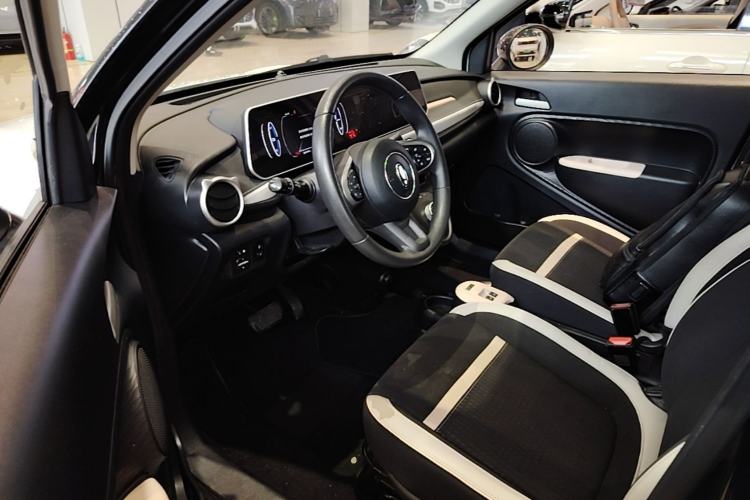 Used ORA Black Cat 2022 351 km Range Comfort Version Ternary Lithium Driver Seat