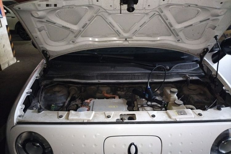 Used ORA Black Cat 2022 Updated Version 301 km Cute Pet Edition Lithium Iron Phosphate Engine Bay