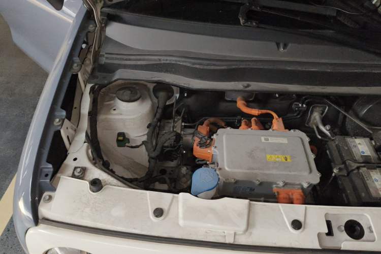 Used ORA Black Cat 2022 301km "Cute & Dynamic" Phosphate Iron Lithium Engine Bay Right