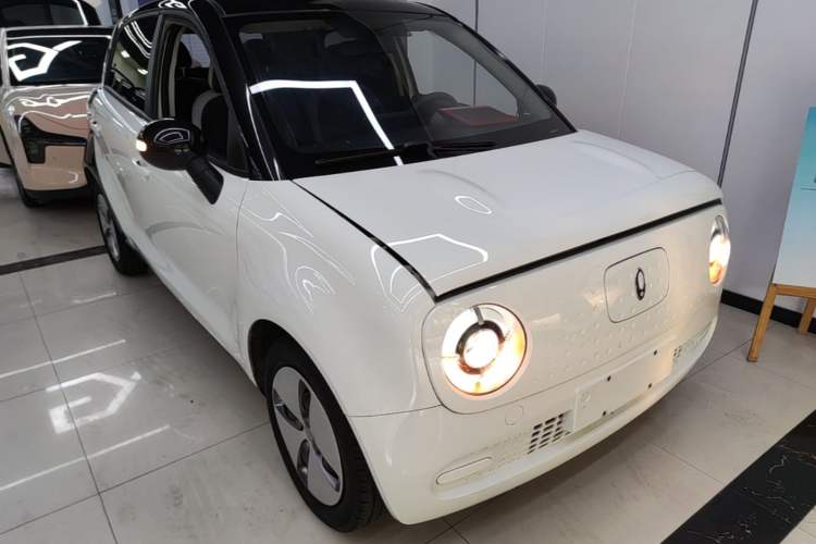 Used ORA Black Cat 2022 Updated Version 301 km Cute Pet Edition Lithium Iron Phosphate Front Right 45 Deg