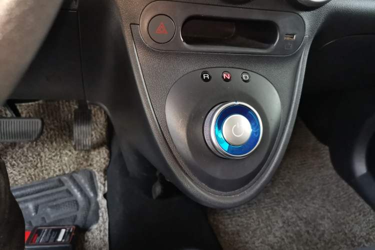 Used ORA Black Cat 2022 301km "Cute Pet" Version – Lithium Iron Phosphate Gear Lever
