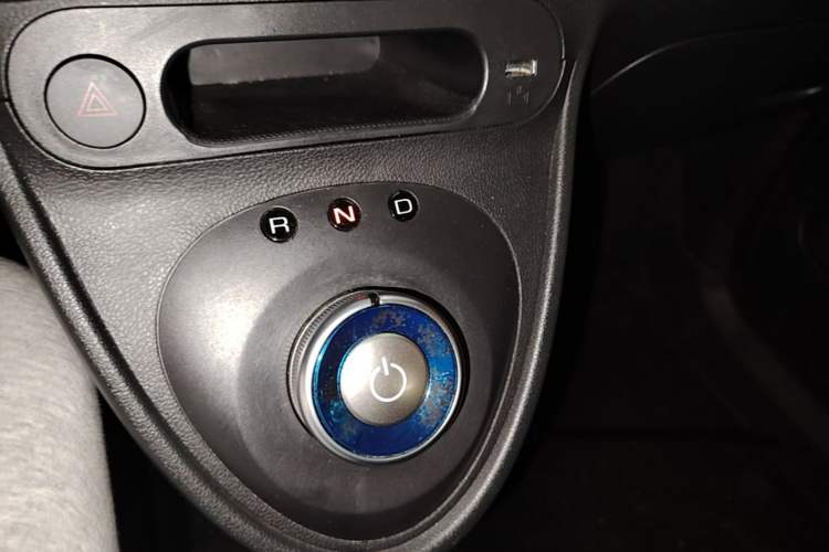 Used ORA Black Cat 2022 301km "Cute Pet" Version – Lithium Iron Phosphate Gear Lever