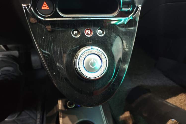 Used ORA Black Cat 2022 301km "Cute Pet" Version – Lithium Iron Phosphate Gear Lever