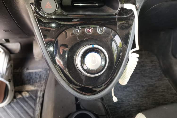 Used ORA Black Cat 2022 351 km Range Comfort Version Lithium Iron Phosphate Gear Lever
