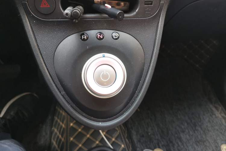 Used ORA Black Cat 2022 351 km Range Comfort Version Ternary Lithium Gear Lever