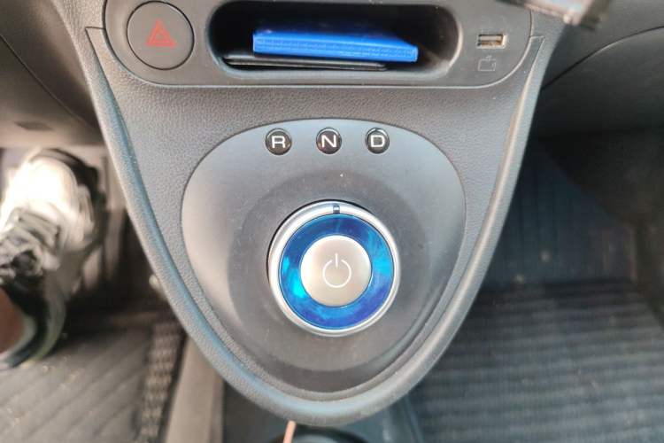 Used ORA Black Cat 2022 351 km Range Comfort Version Ternary Lithium Gear Lever