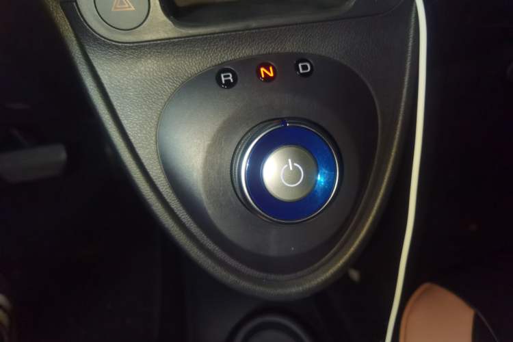 Used ORA Black Cat 2022 351 km Range Comfort Version Ternary Lithium Gear Lever