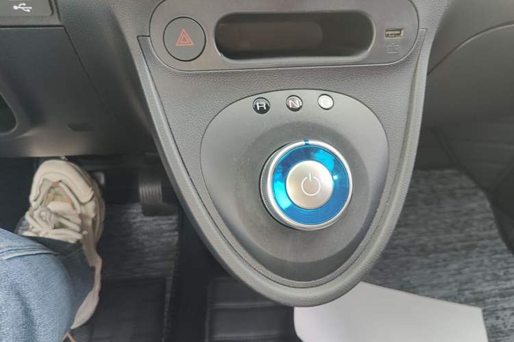 Used ORA Black Cat 2022 Updated Version 301 km Cute Pet Edition Lithium Iron Phosphate Gear Lever