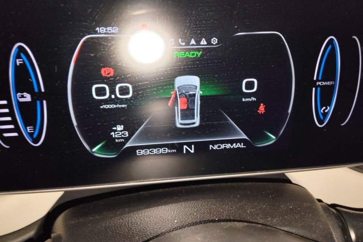 Used ORA Black Cat 2022 351 km Range Comfort Version Ternary Lithium Instrument Cluster