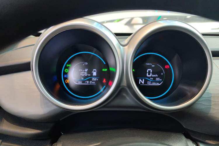 Used ORA Black Cat 2022 301km "Cute Pet" Version – Lithium Iron Phosphate Instrument Cluster