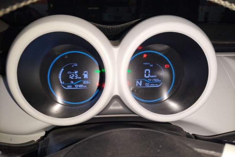 Used ORA Black Cat 2022 Updated Version 301 km Cute Pet Edition Lithium Iron Phosphate Instrument Cluster