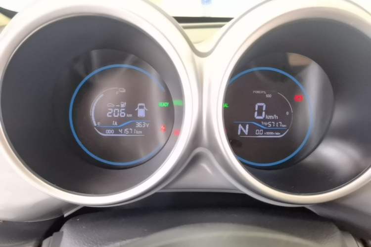 Used ORA Black Cat 2022 Updated Version 301 km Cute Pet Edition Lithium Iron Phosphate Instrument Cluster