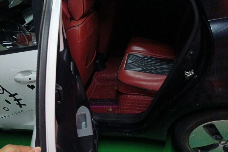 Used ORA Black Cat 2022 Updated Version 301 km Cute Pet Edition Lithium Iron Phosphate Interior 2