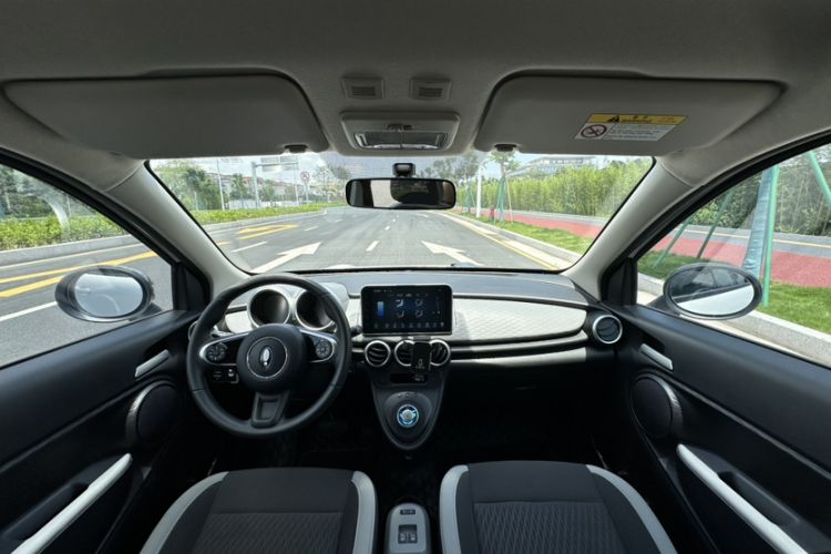 Used ORA Black Cat 2022 301km "Cute Pet" Version – Lithium Iron Phosphate Interior 2