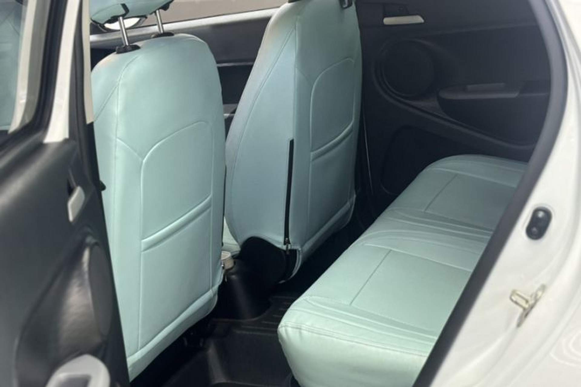 Used ORA Black Cat 2022 301km "Cute Pet" Version – Lithium Iron Phosphate Interior 3