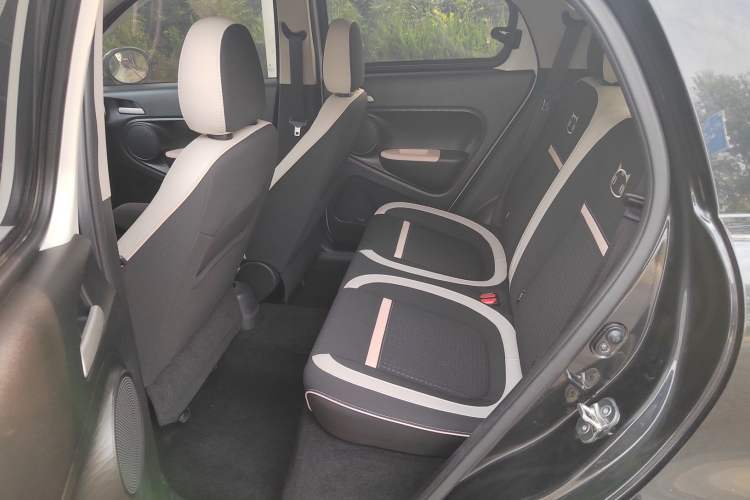 Used ORA Black Cat 2022 351 km Range Comfort Version Ternary Lithium Interior 4