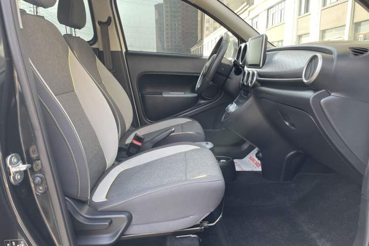 Used ORA Black Cat 2022 351 km Standard Version Ternary Lithium Interior 4