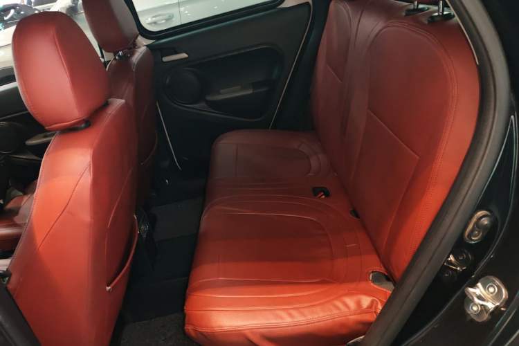 Used ORA Black Cat 2022 301km "Cute Pet" Version – Lithium Iron Phosphate Interior 4