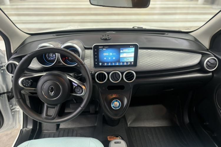Used ORA Black Cat 2022 301km "Cute Pet" Version – Lithium Iron Phosphate Interior 4