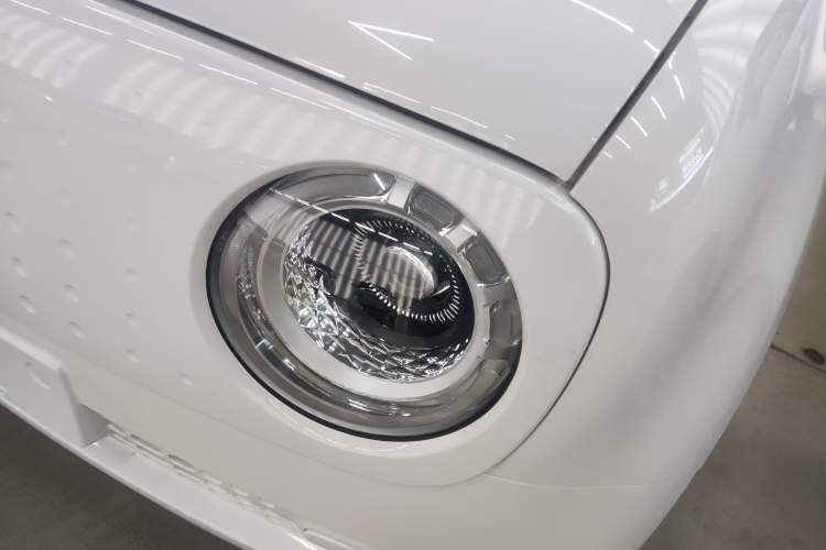 Used ORA Black Cat 2022 351 km Comfort Version Ternary Lithium Left Front Headlight