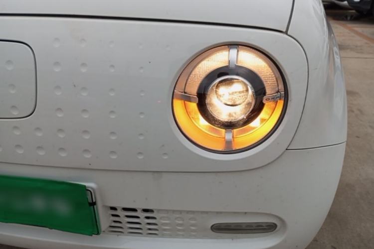Used ORA Black Cat 2022 351 km Range Comfort Version Ternary Lithium Left Front Headlight