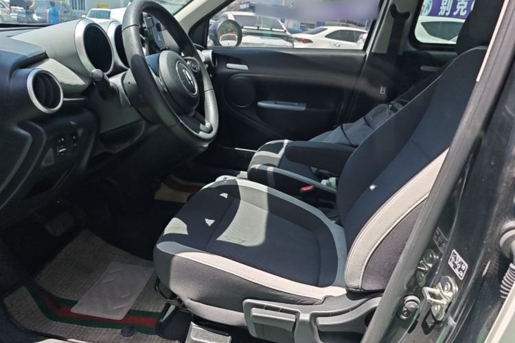 Used ORA Black Cat 2022 301km "Cute Pet" Version – Lithium Iron Phosphate Left Front Seat