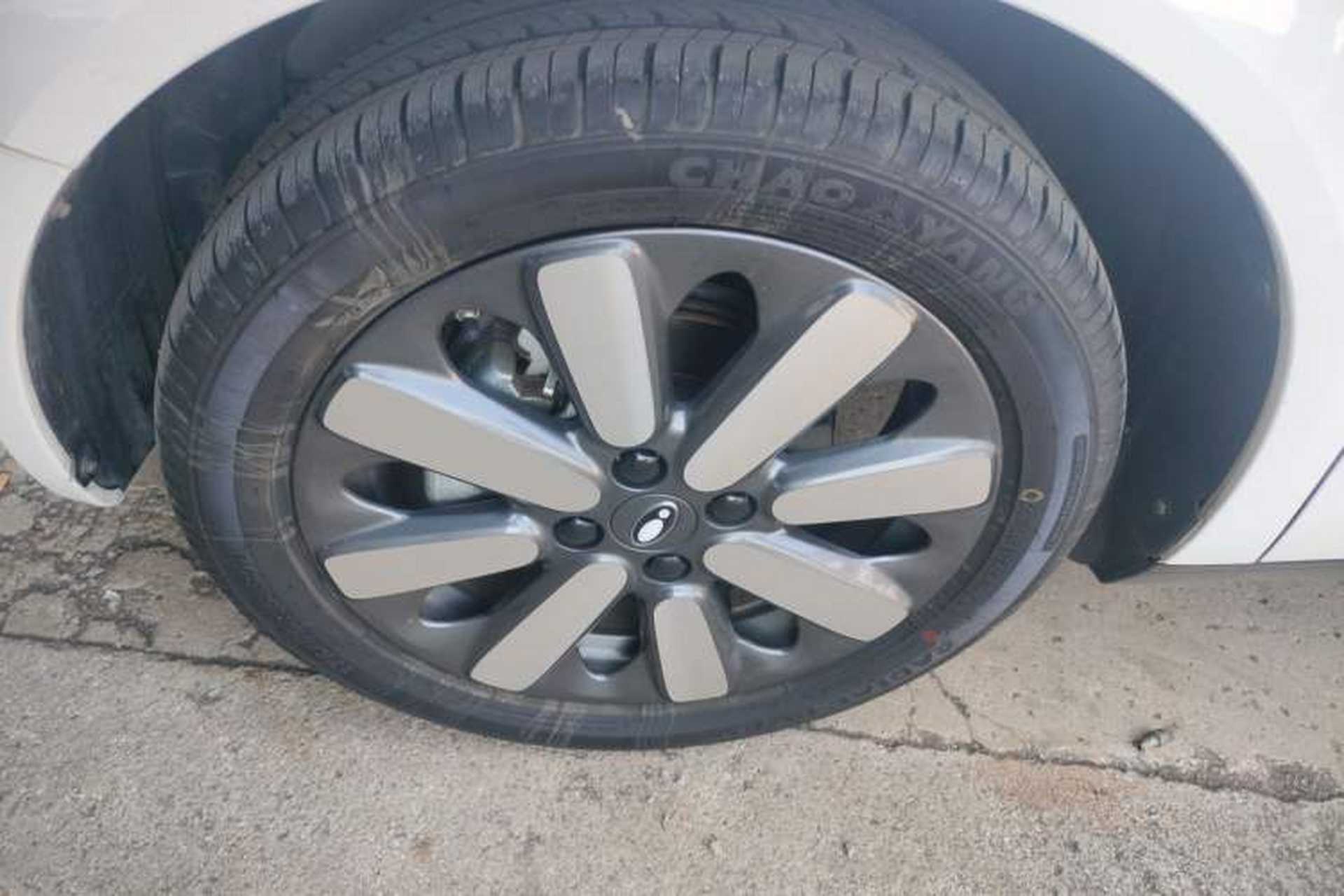 Used ORA Black Cat 2022 301km "Cute Pet" Version – Lithium Iron Phosphate Left Front Wheel Hub