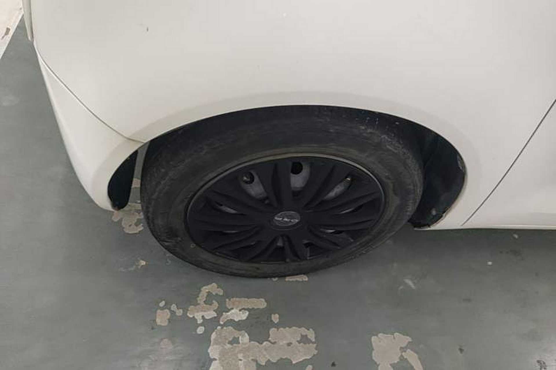 Used ORA Black Cat 2022 301km "Cute Pet" Version – Lithium Iron Phosphate Left Front Wheel Hub