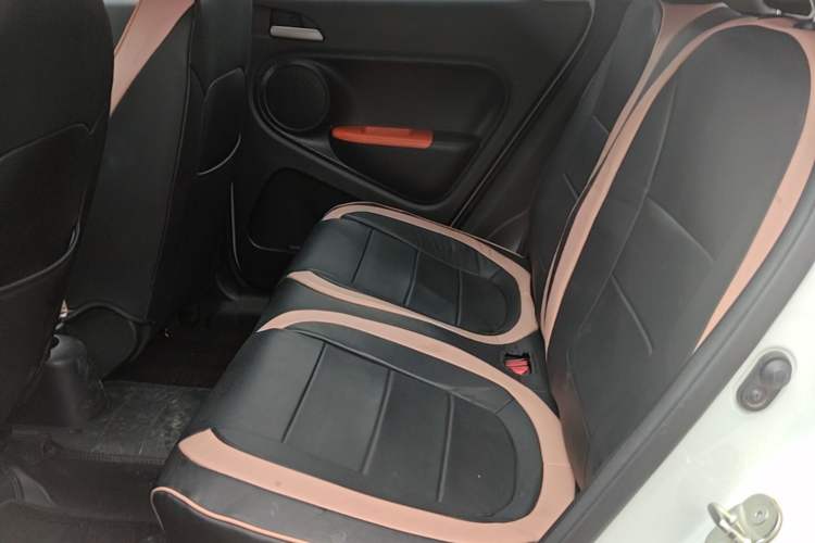 Used ORA Black Cat 2022 351 km Range Comfort Version Ternary Lithium Left Rear Seat