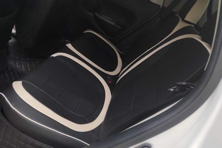 Used ORA Black Cat 2022 301km "Cute & Dynamic" Phosphate Iron Lithium Left Rear Seat