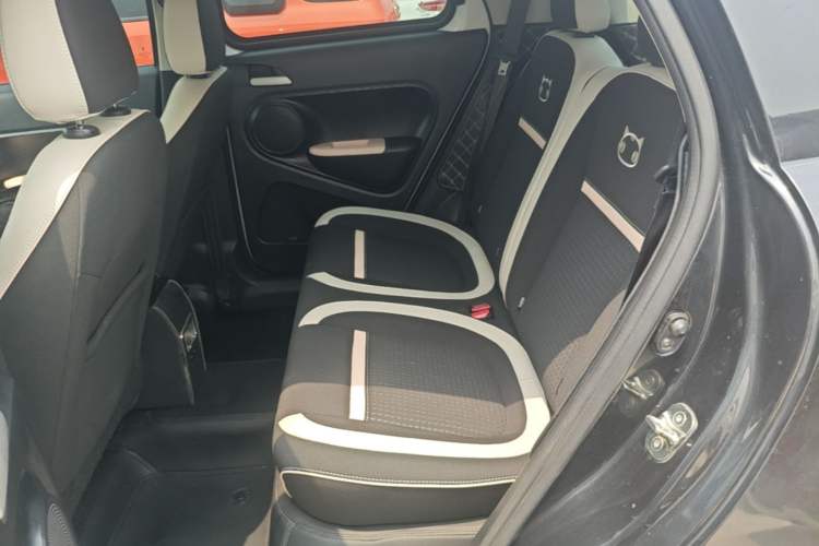 Used ORA Black Cat 2022 351 km Comfort Version Ternary Lithium Left Rear Seat