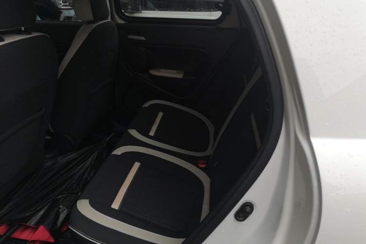 Used ORA Black Cat 2022 351 km Range Comfort Version Ternary Lithium Left Rear Seat