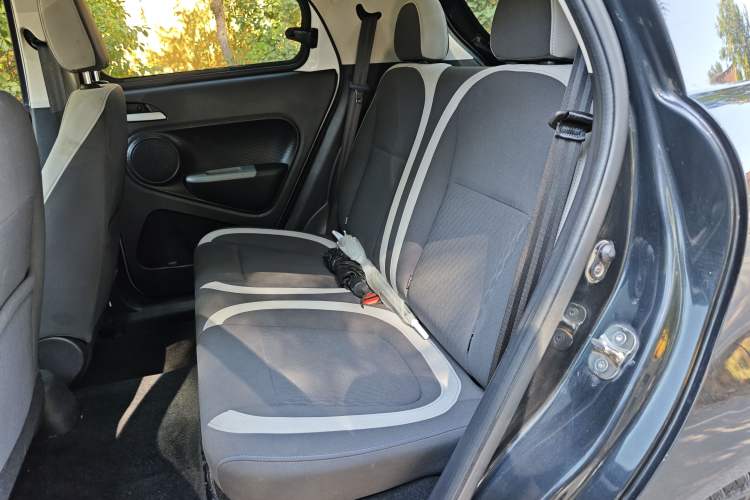 Used ORA Black Cat 2022 Updated Version 301 km Cute Pet Edition Lithium Iron Phosphate Left Rear Seat