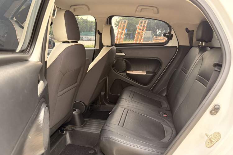 Used ORA Black Cat 2022 405 km Long-Range Version Ternary Lithium Left Rear Seat