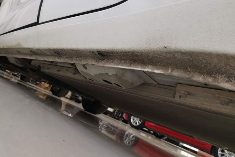 Used ORA Black Cat 2022 301km "Cute Pet" Version – Lithium Iron Phosphate Left Side Sill