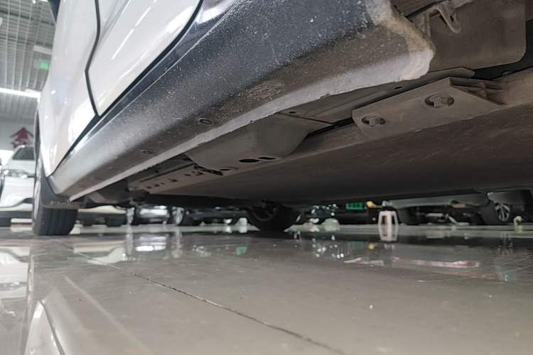 Used ORA Black Cat 2022 351 km Standard Version Ternary Lithium Left Side Sill