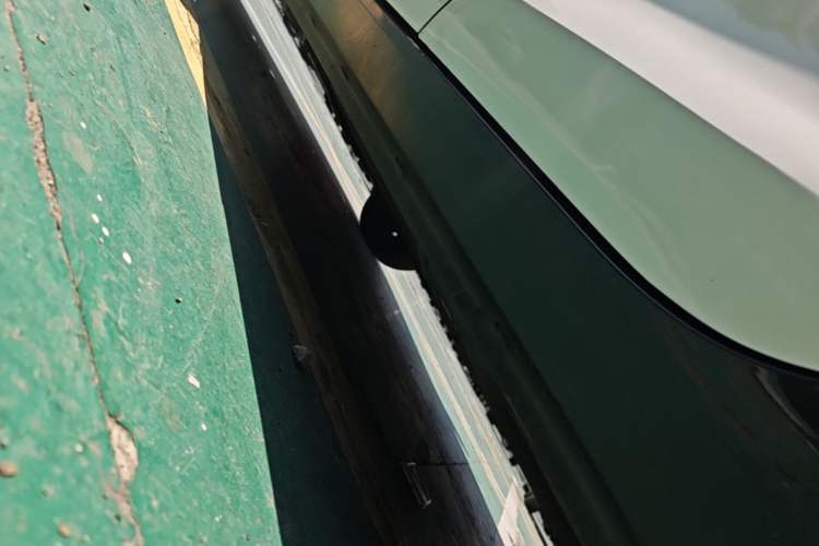 Used ORA Black Cat 2022 301km "Cute Pet" Version – Lithium Iron Phosphate Left Side Sill