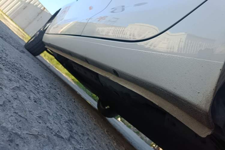 Used ORA Black Cat 2022 351 km Comfort Version Ternary Lithium Left Side Sill