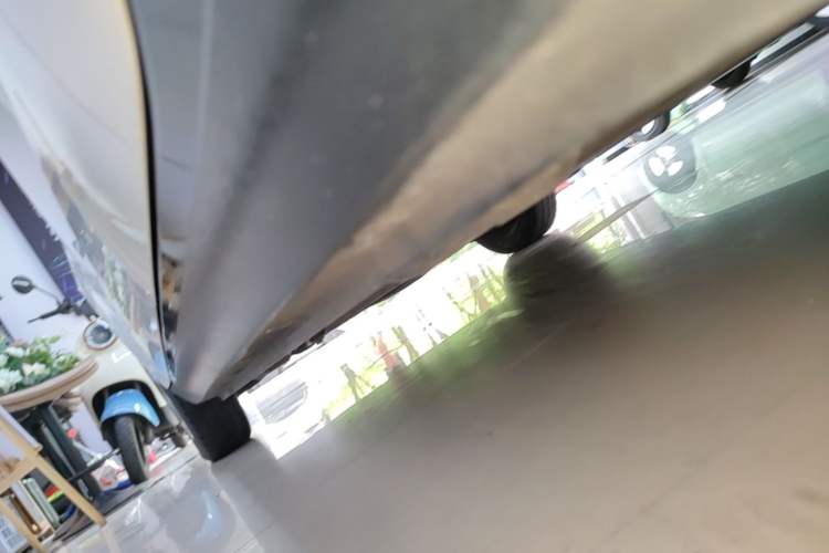 Used ORA Black Cat 2022 Updated Version 301 km Cute Pet Edition Lithium Iron Phosphate Left Side Sill