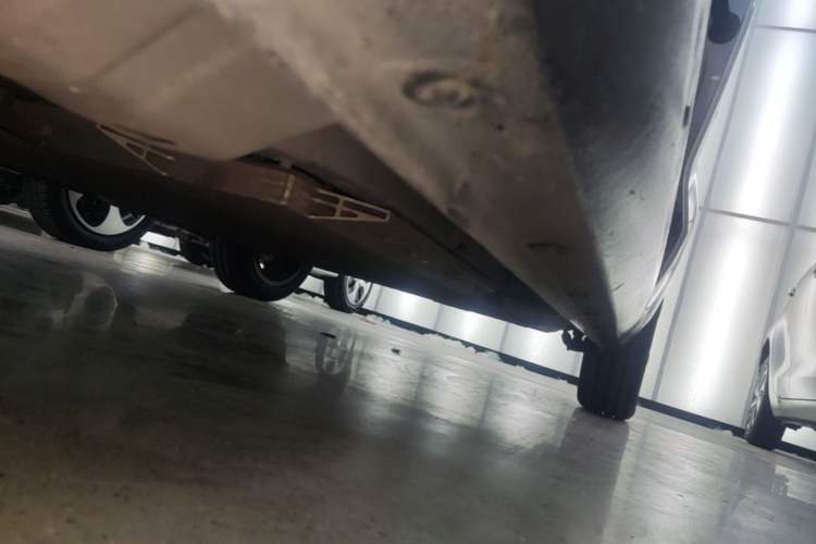 Used ORA Black Cat 2022 351 km Comfort Version Ternary Lithium Left Side Sill