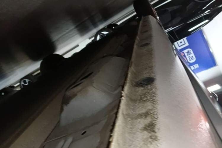 Used ORA Black Cat 2022 301km "Cute Pet" Version – Lithium Iron Phosphate Left Side Sill
