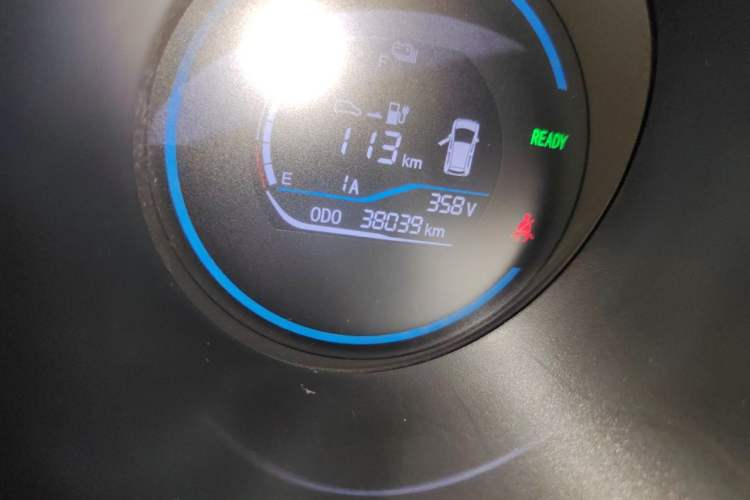 Used ORA Black Cat 2022 Updated Version 301 km Cute Pet Edition Lithium Iron Phosphate Odometer Close Up