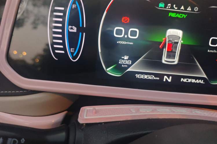 Used ORA Black Cat 2022 351 km Range Comfort Version Ternary Lithium Odometer Close Up