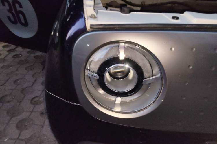 Used ORA Black Cat 2022 351 km Range Comfort Version Ternary Lithium Right Front Headlight