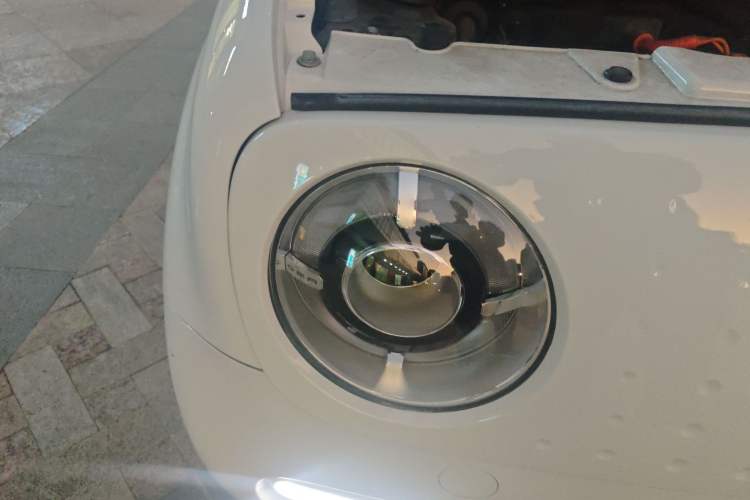 Used ORA Black Cat 2022 351 km Range Comfort Version Ternary Lithium Right Front Headlight