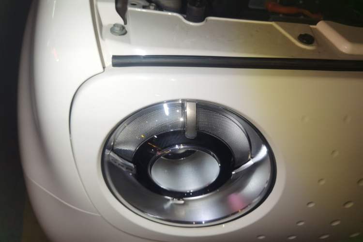 Used ORA Black Cat 2022 351 km Range Comfort Version Ternary Lithium Right Front Headlight