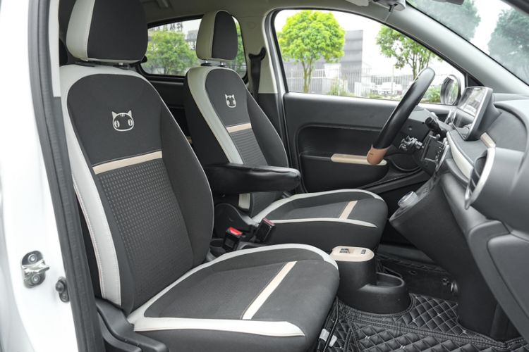 Used ORA Black Cat 2022 351 km Range Comfort Version Ternary Lithium Right Front Seat