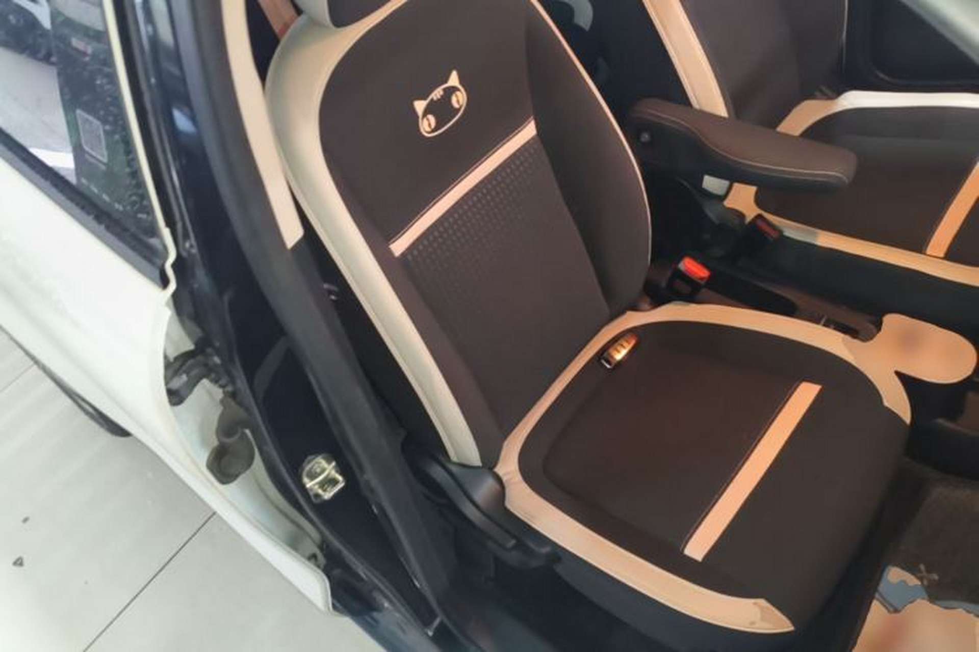 Used ORA Black Cat 2022 351 km Comfort Version Ternary Lithium Right Front Seat